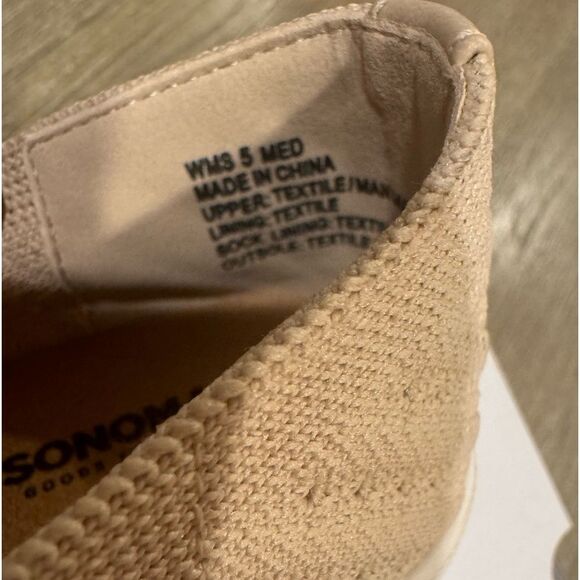 NWT. Ortholite comfort / soma slip ons - Picture 5 of 9